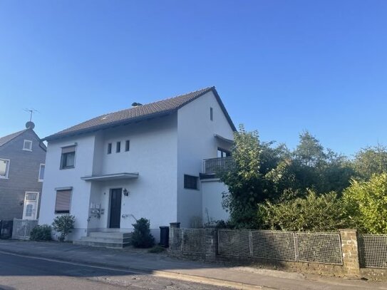 2 Fam. Haus mit Baugrundstück, im Zentrum von Leichlingen