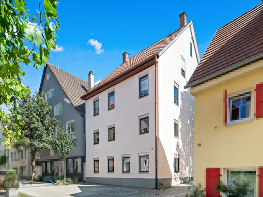 Interessantes Mehrfamilienhaus mit Dreifachgarage im Herzen von Rottenburg