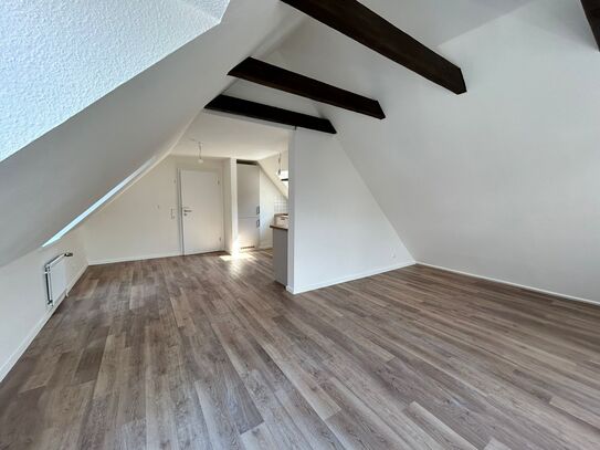 Helle und großzügige 4-Zimmer-Maisonette-Wohnung im Herzen von Stade