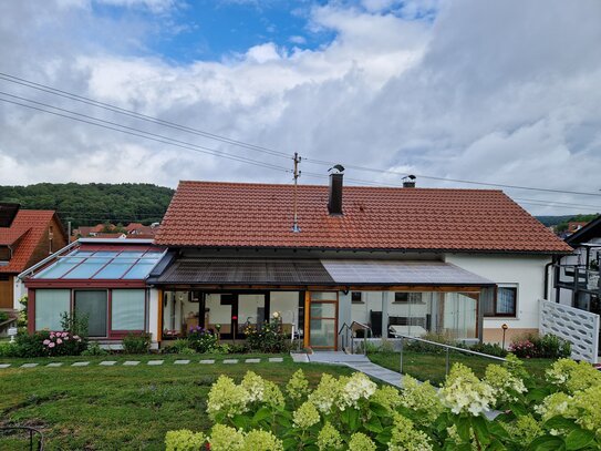 Schönes geräumiges Haus mit idyllischem Garten in Würtingen