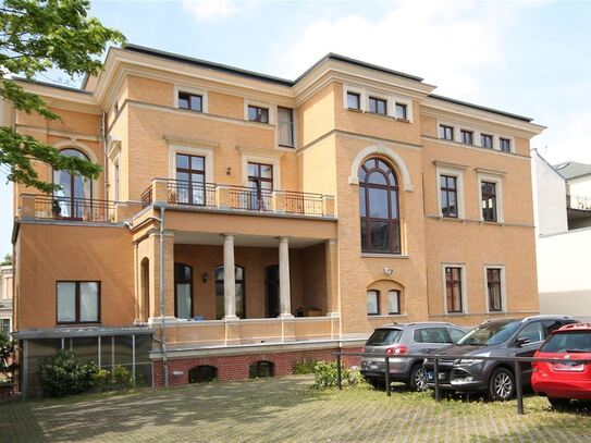 Traumhafte 3 Zimmerwohnung in einer Jugendstilvilla im Mühlwegviertel mit großer überdachter Terrasse und 135 m² WF + 2…