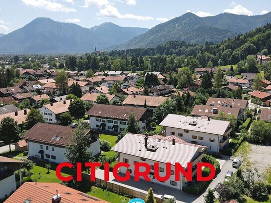 Traumlage am Tegernsee - Exklusiv ausgestattete Dachgeschosswohnung mit Sauna, Kamin & Sonnenbalkon