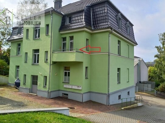 Mit Balkon - ruhig gelegene großzügige 2-R-Wohnung mit Parkettboden, Bad mit Fenster, Stellplatz im Hof