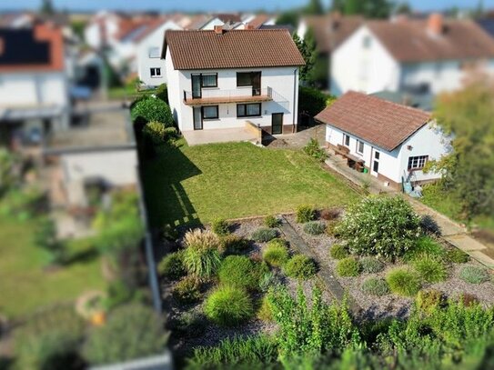 Ein- bis Zweifamilienhaus mit großem Garten in ruhiger Lage Dannstadts