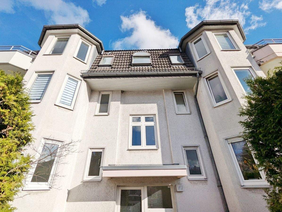 Großzügig Wohnen in Lichterfelde: Hochp., 4 Zimmer, Südwest-Balkon, 2 Badezimmer & weiteren Komfort - Photo 1