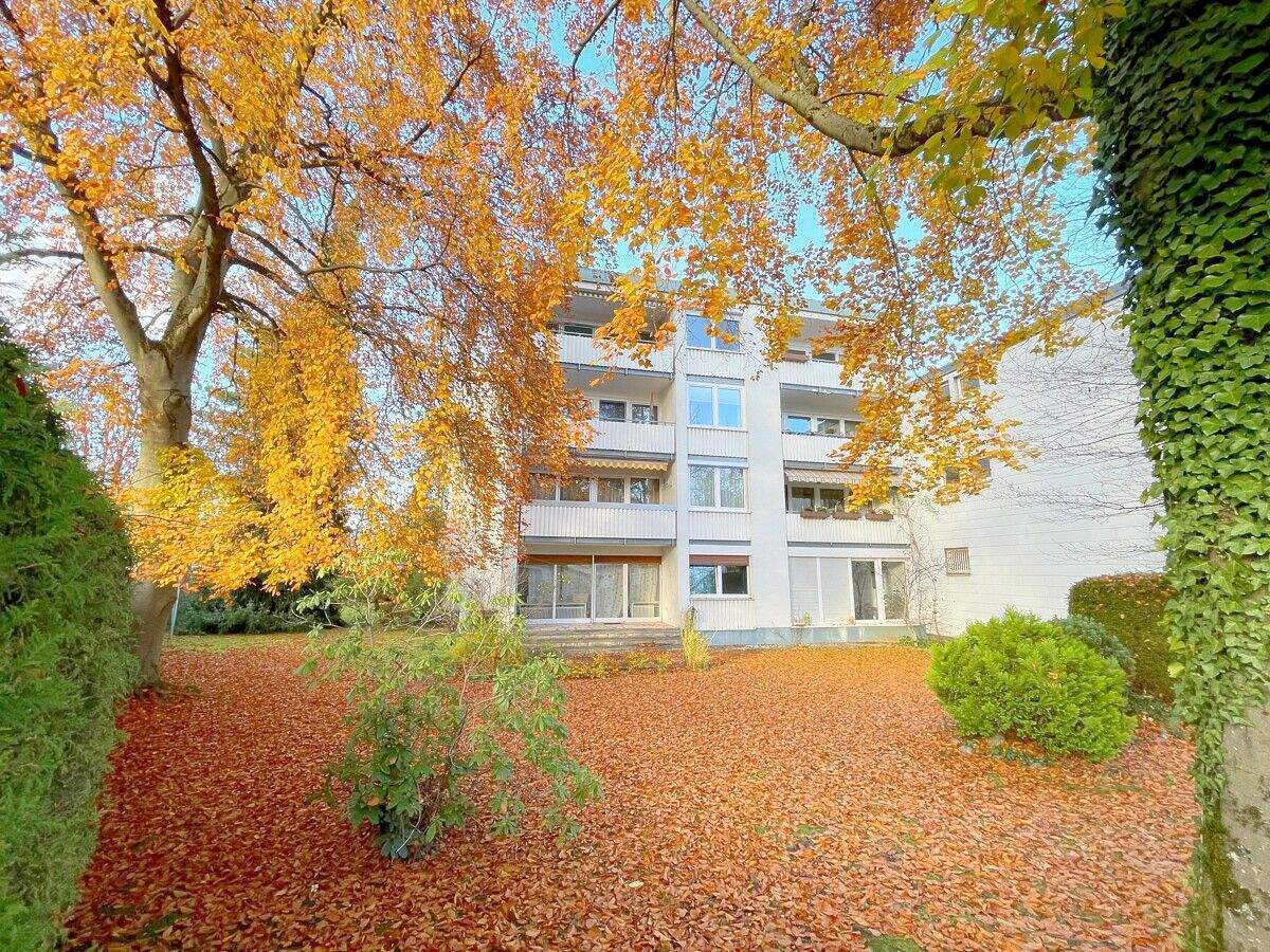 Kuschelige neu renovierte 2 Zi.-Whg. mit neuer Einbauküche, Balkon und Einzelgarage in ruhiger Lage