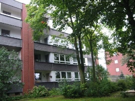 Nette Nachbarn gesucht: komplett renovierte 3-Raum-Wohnung mit Sonnenloggia