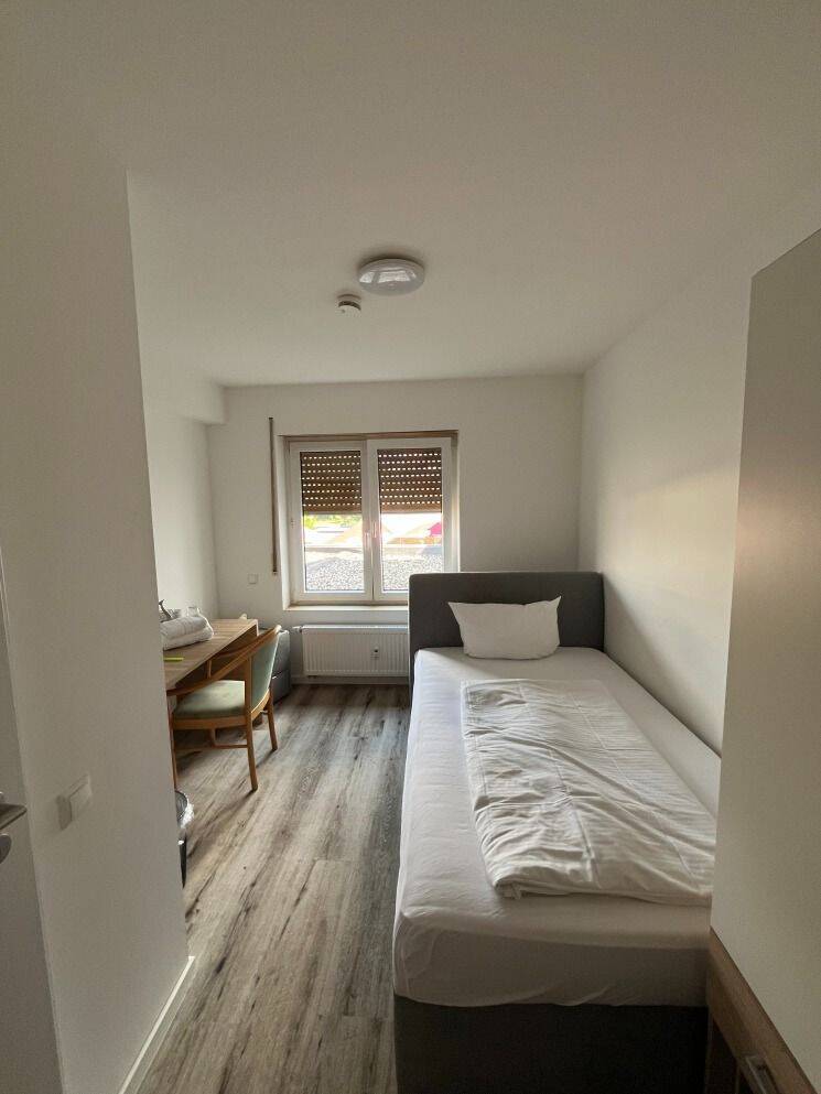                                                               Wohnen f&uuml;r Azubis und Studenten - Dein neues Zuhause im Gasthof Ebert                                                       in Neuhof (Fulda)
