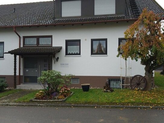 Geräumiges, freistehendes Einfamilienhaus mit Einliegerwohnung in Gäufelden von Privat zu verkaufen