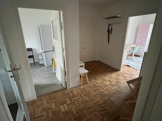 Traumhafte vollmöblierte 3 Zimmer Wohnung / auch als WG