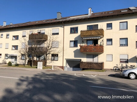 4-Zi. Dachgeschosswohnung nähe Wacker mit Dachterrasse und Garage