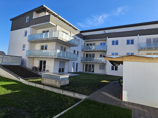 Neubau! Großzügige 3- Zi.-Wohnung im 2. OG mit West-Balkon u. Bergblick