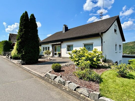 Tolles Einfamilienhaus mit Einliegerwohnung in schöner Lage von Herdorf