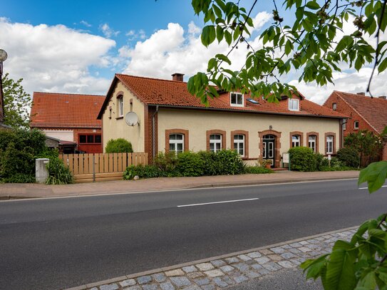 Nahe Müritz-Seen-Park - Ehemaliger Bauernhof mit vier Wohneinheiten und großer Scheune