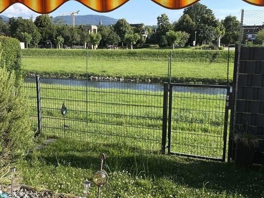 Familiendomizil in Kuppenheim: Doppelhaushälfte mit sonnigem Garten direkt an der Murg