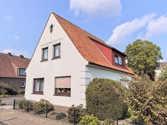 Gemütliches Wohnhaus mit 6 Zimmern und ca. 140 m2 auf 2 Etagen, in ruhiger Lage!