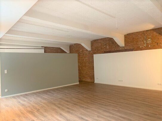 Smarte Büro-Location in GoHo: Tolles Loft mit 83 m² im 1. OG mit Aufzug direkt in die Etage