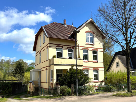 Auf sehr großem Grundstück - niveauvolles Mehrfamilienhaus in gesuchter Lage