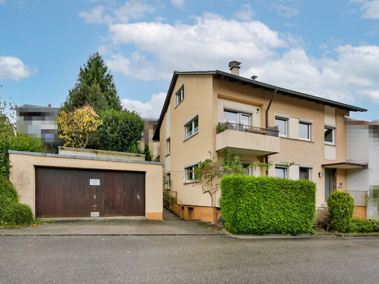 Viel Platz! Zweifamilienhaus in Niefern