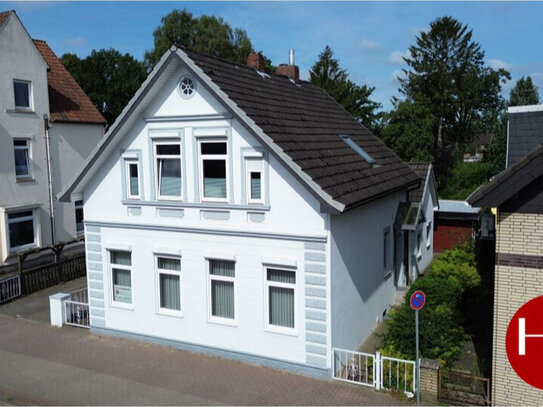 Charmantes Zweifamilienhaus auf Wunsch mit Bauplatz in guter Lage