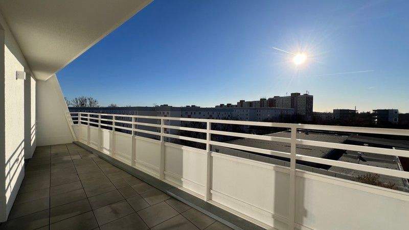 Großer West-Balkon mit unverbautem Blick. - Photo 1