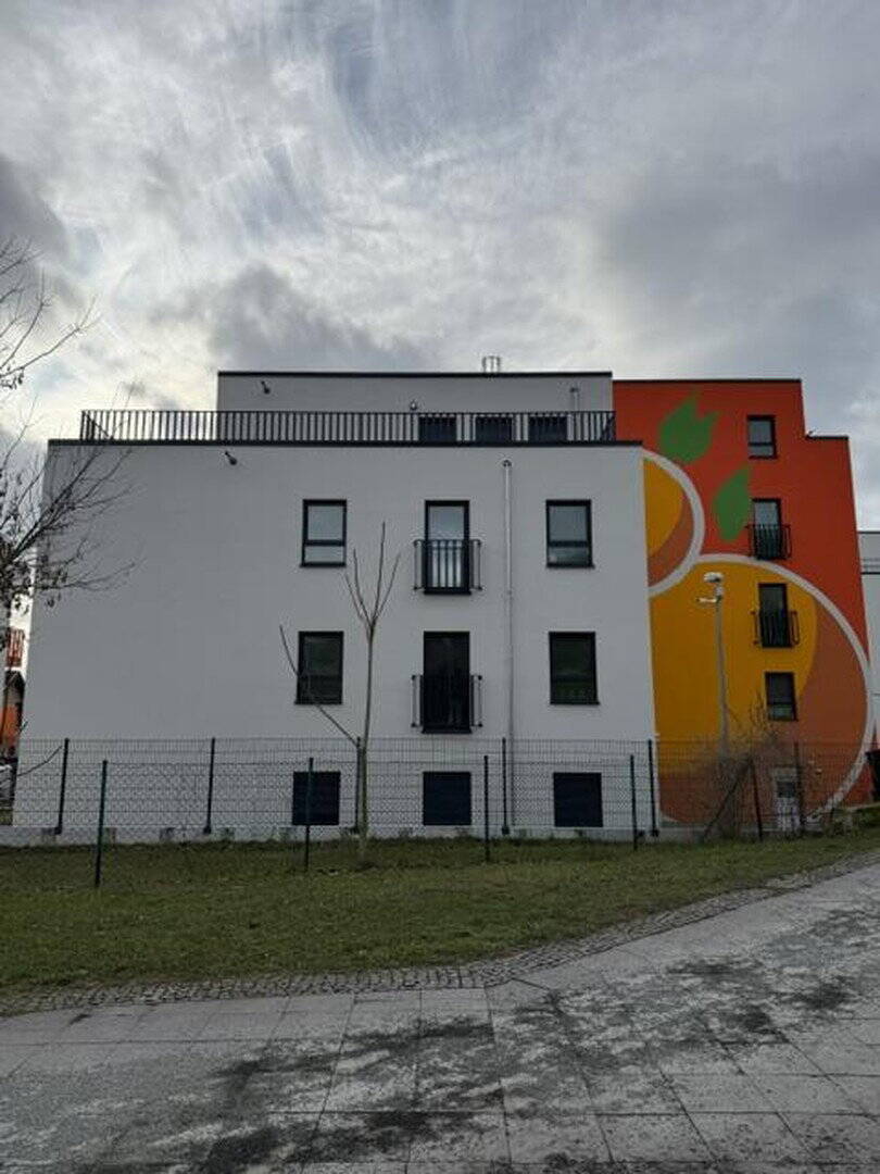 Traumhafte 3 Zimmer Wohnung mit separater Küche, Dachterrasse, Klimaanlage, Jalousie, B16 - Photo 1