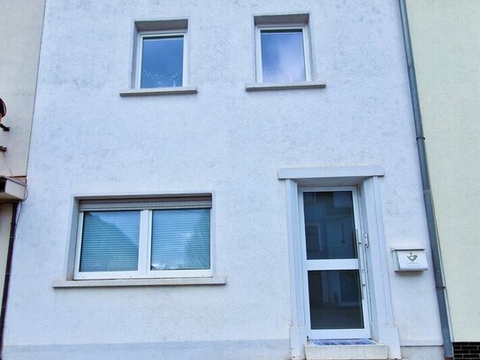 Attraktives, kernsaniertes Reihenhaus mit 4 Zi., Kü., 2 Bädern auf 105m² WFL in Dillingen-Diefflen