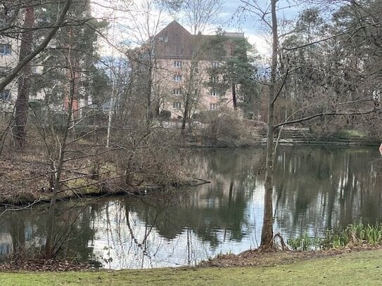 NEU SANIERT / DIREKT AM SEE / GROSSER BALKON