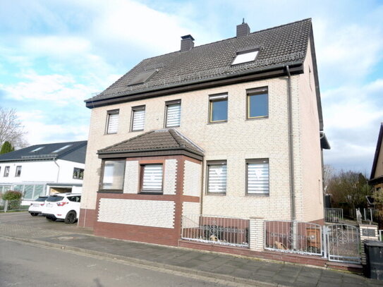 2-Zimmer Erdgeschosswohnung mit Einbauküche, Garten und Garage in Langenholtensen