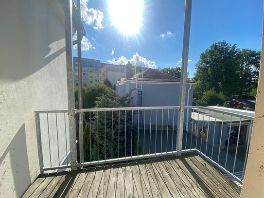 hübsche 2-RWE mit Balkon und Stellplatz im schönen Niederplanitz