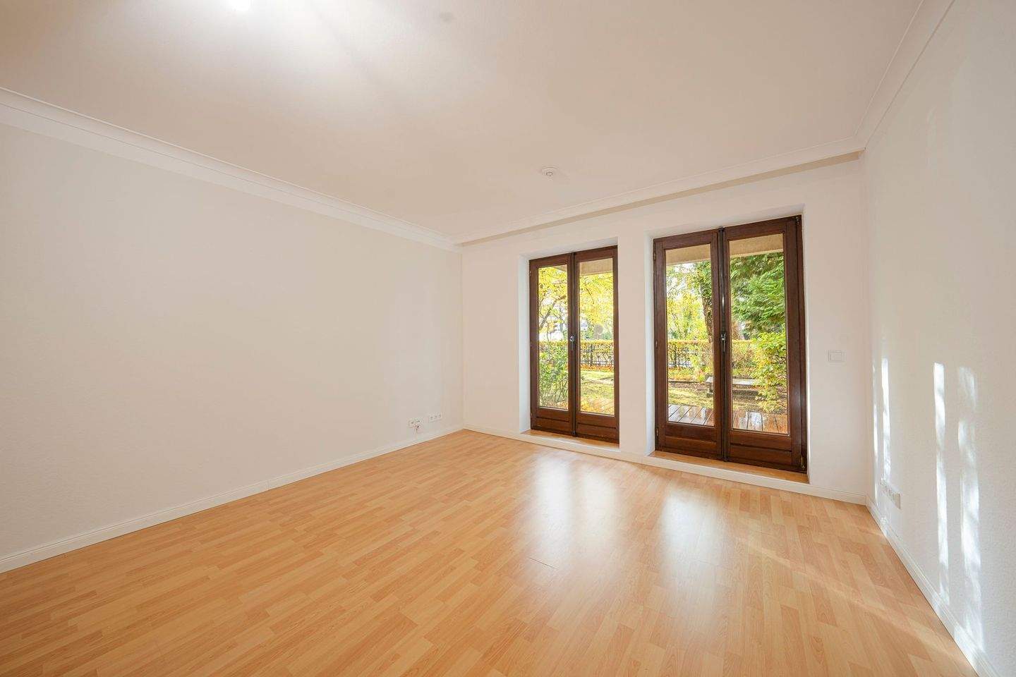 Charmante 2 Zimmer Wohnung mit Terrasse im Herzen von Harvestehude