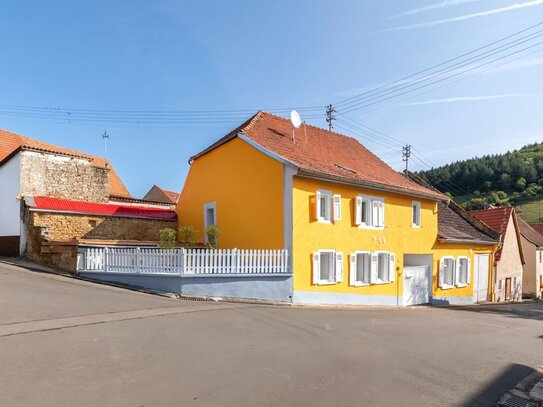 ERSTBEZUG NACH TEILSANIERUNG! Wohnhaus mit zwei Nebengebäuden in Sitters