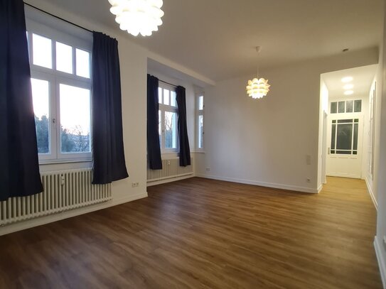 Modernisierte 1-Raum-Wohnung mit Küche (inkl. EBK) und Duschbad