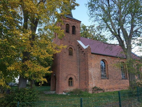 Denkmalgeschützte Dorfkirche direkt am Wasser mit einzigartigen Nutzungspotenzial