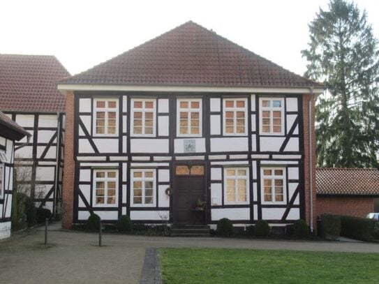 Ihre Wohnung zum Wohlfühlen 4-Zi.-Whg. mit Balkon im 1. Obergeschoss