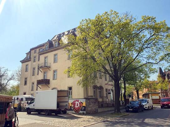 Attraktives Eigentumswohnungspaket in Dresden 4 vermietete Wohnungen in denkmalgeschütztem Altbau