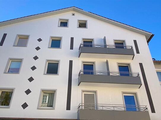 2-Zimmer-Wohnung renoviert ca. 68 m², 3. OG, EBK, Bad + Böden neu, Balkon