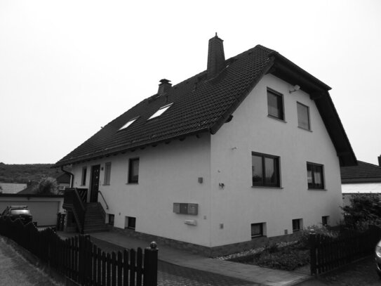 Charmantes, vermietetes Zweifamilienhaus mit Einliegerwohnung in idyllischem Kirchvers!