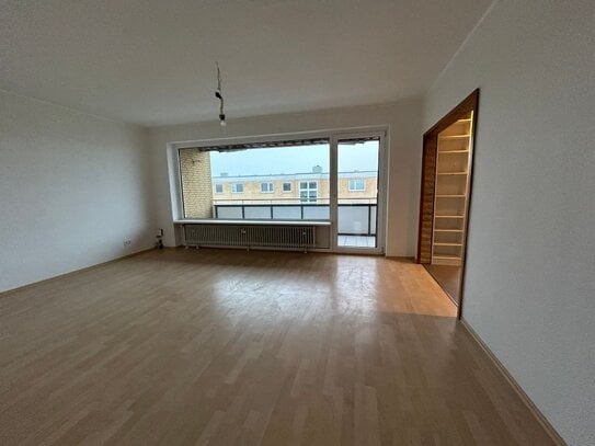 Modernisierte 3-Zimmer-Wohnung mit großer Loggia in gepflegter Wohnanlage