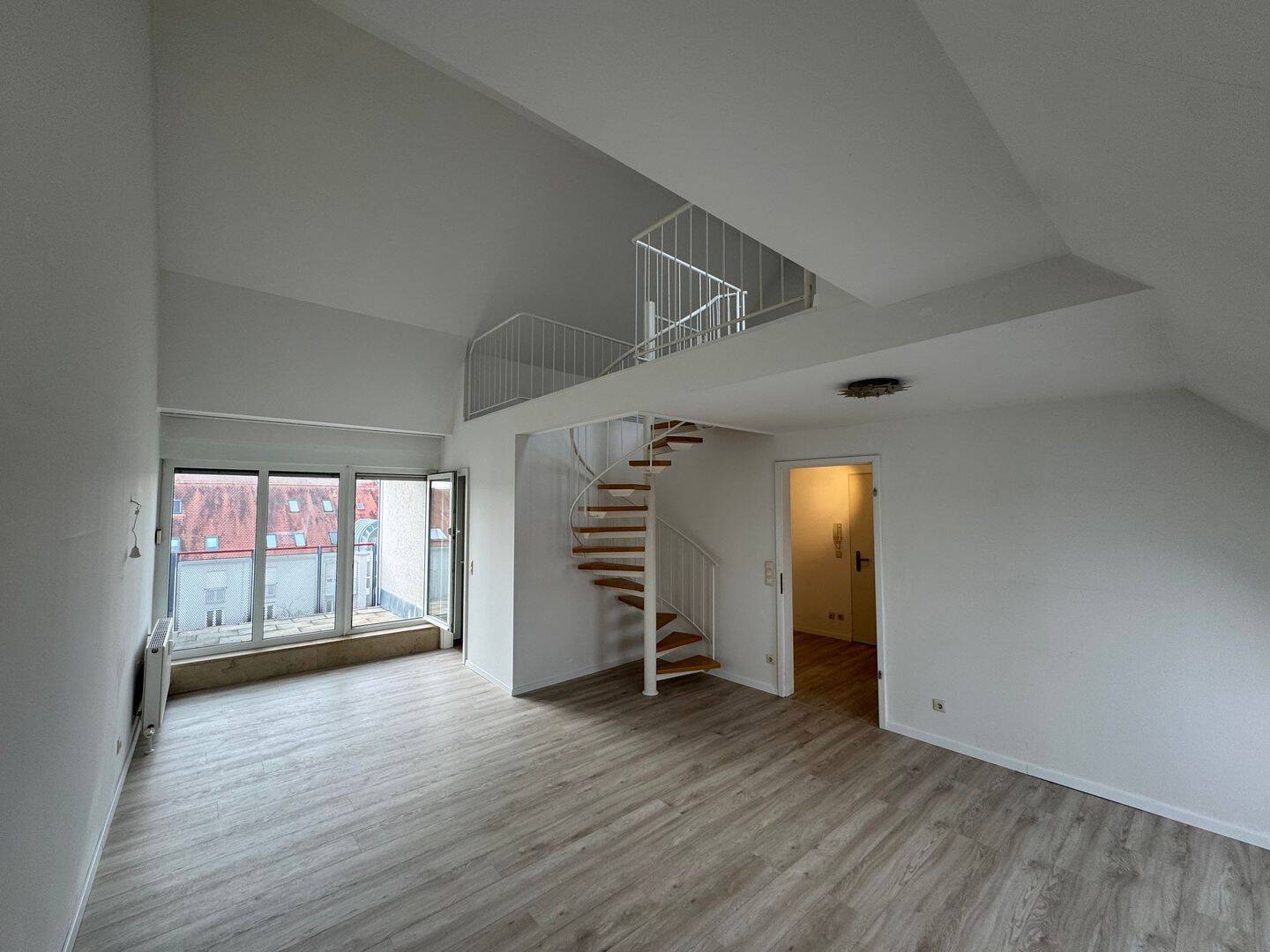                                                               Moderne Maisonette-Wohnung in N&uuml;rnberg-R&ouml;thenbach                                                       in Maiach (Nürnberg)