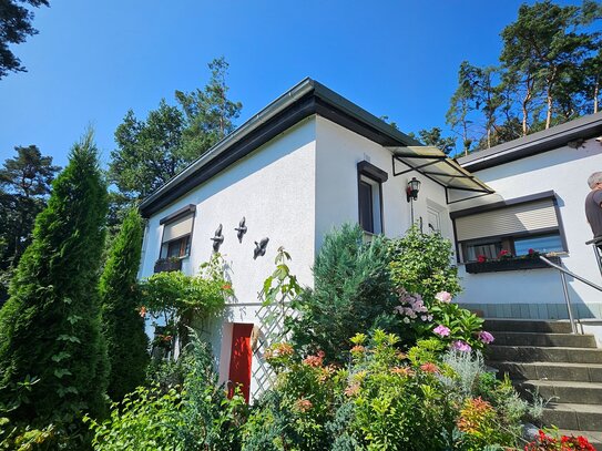 Möblierter Bungalow mit Terrasse