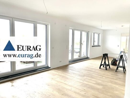 FÜ: Exklusive 3-Zi-Whg (4.OG) mit Dachterrasse + 2 Balkonen, inkl. EBK, Aufzug + 2 TG-Stellplätzen