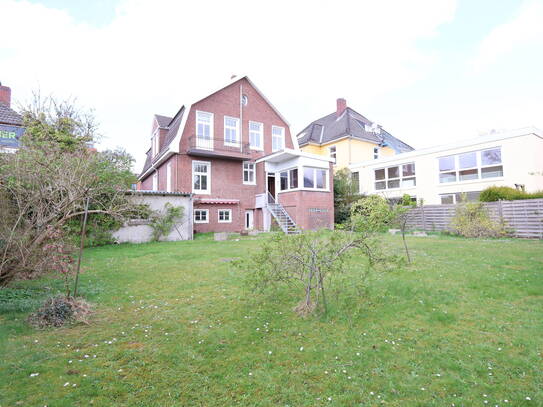 Großzügiges Wohnhaus mit Teilungsmöglichkeiten und Garten in fußläufiger Nähe zur Auricher Innenstadt!