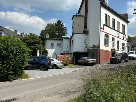 Renditeobjekt !!! Mehrfamilienhaus mit 4 Wohneinheiten und einem Restaurant