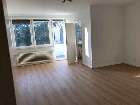 Ruhige, helle 1-Zimmer-Wohnung mit Balkon und Stellplatz in Hamburg-Öjendorf - provisionsfrei