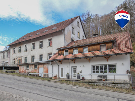 Einfamilienhaus mit zwei Lagerhallen für Handwerker in Tiefenstein