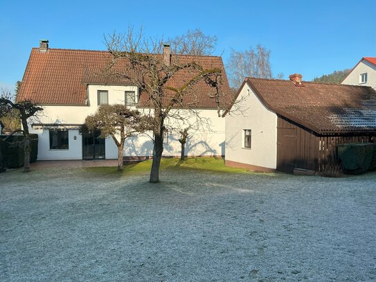 Gepflegtes Einfamilienhaus in ruhiger Lage und mit großem Grundstück