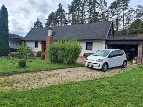 Grundstück mit einem Wochenendhaus in Pottenstein renovierungsbedürftig