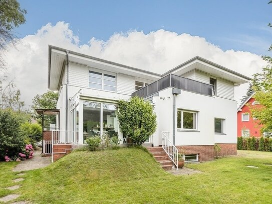 Traumlage Kladow! Extravagantes Einfamilienhaus mit separatem Gästehaus auf gr. Sonnengrundstück !