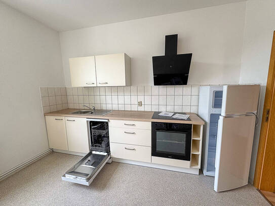 Großzügige 2-Raum-Wohnung mit Einbauküche in ruhiger Lage!
